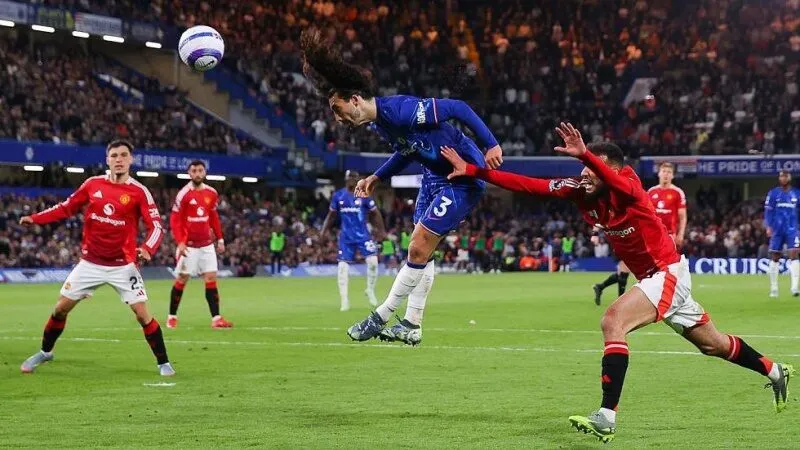 Chelsea đấu với Man Utd 01