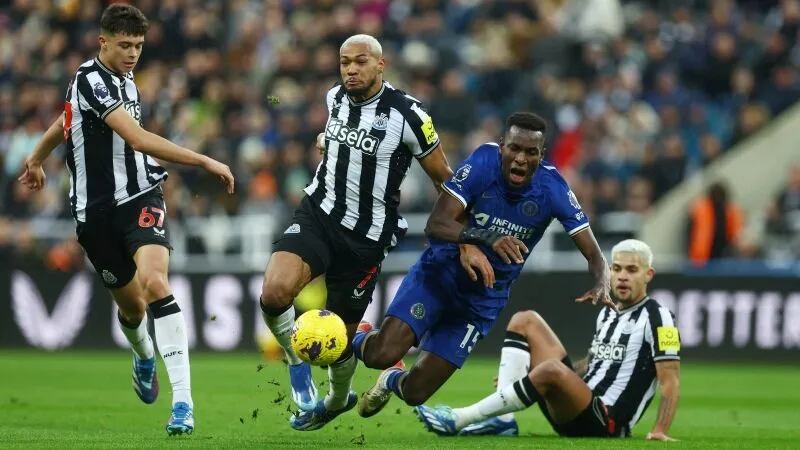 Chelsea đối đầu Newcastle 02
